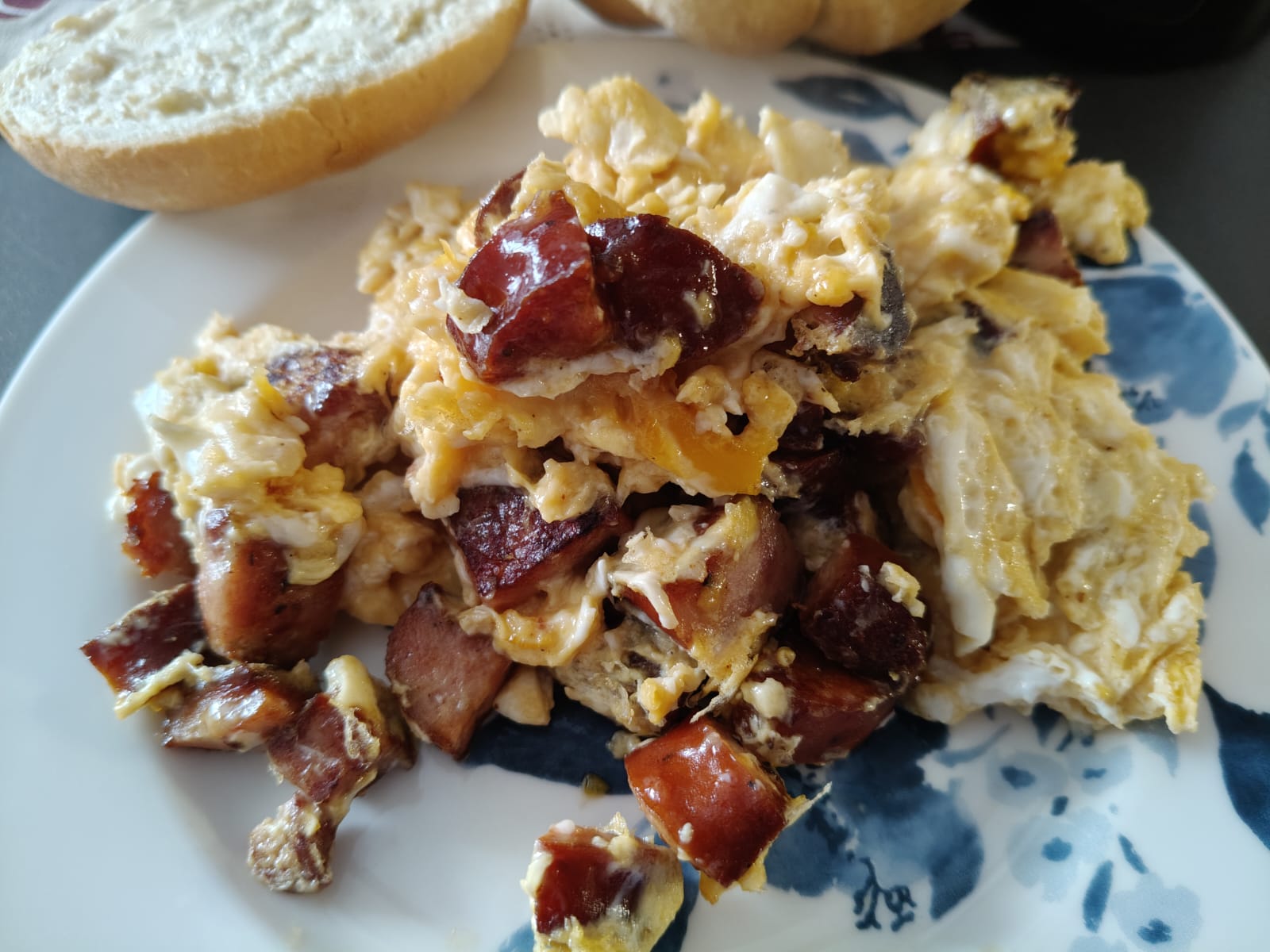 Jajecznica z kiełbasą